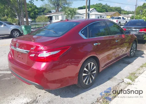 2017 Nissan Altima 2.5 Sv z USA, uszkodzony, nr VIN 1N4AL3AP4HC179216